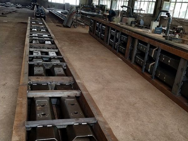 水泥轨枕模具
